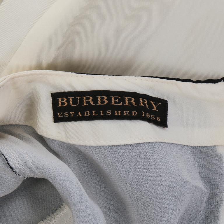 KLÄNNING, Burberry.
