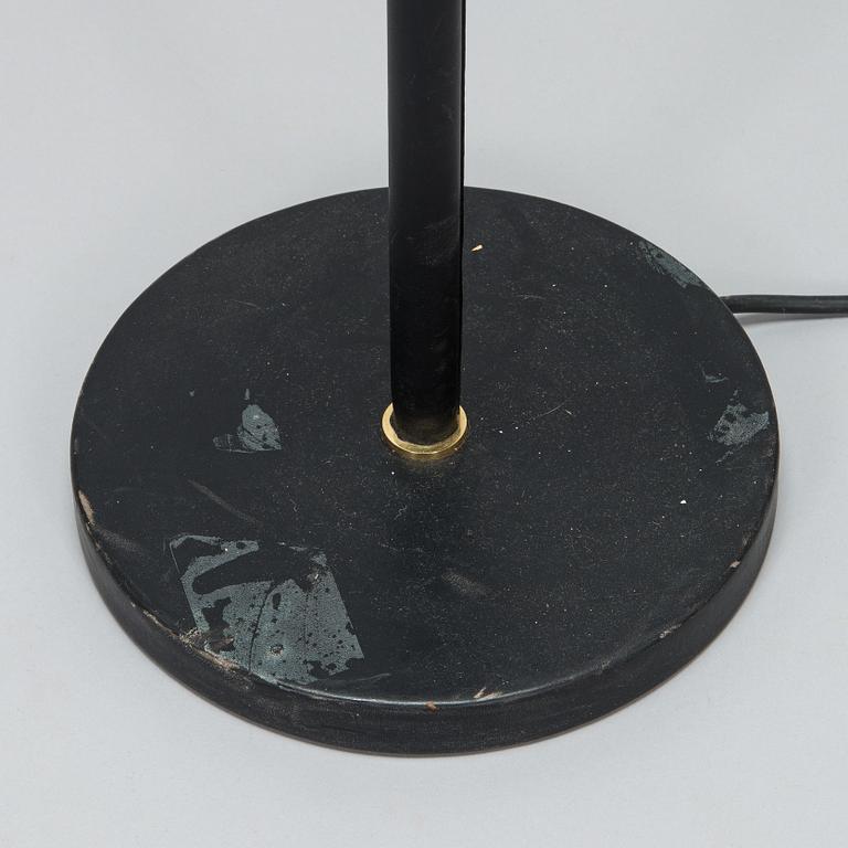 Alvar Aalto, golvlampa A805, "Änglavinge". Valaisinpaja, 1900-talets slut.