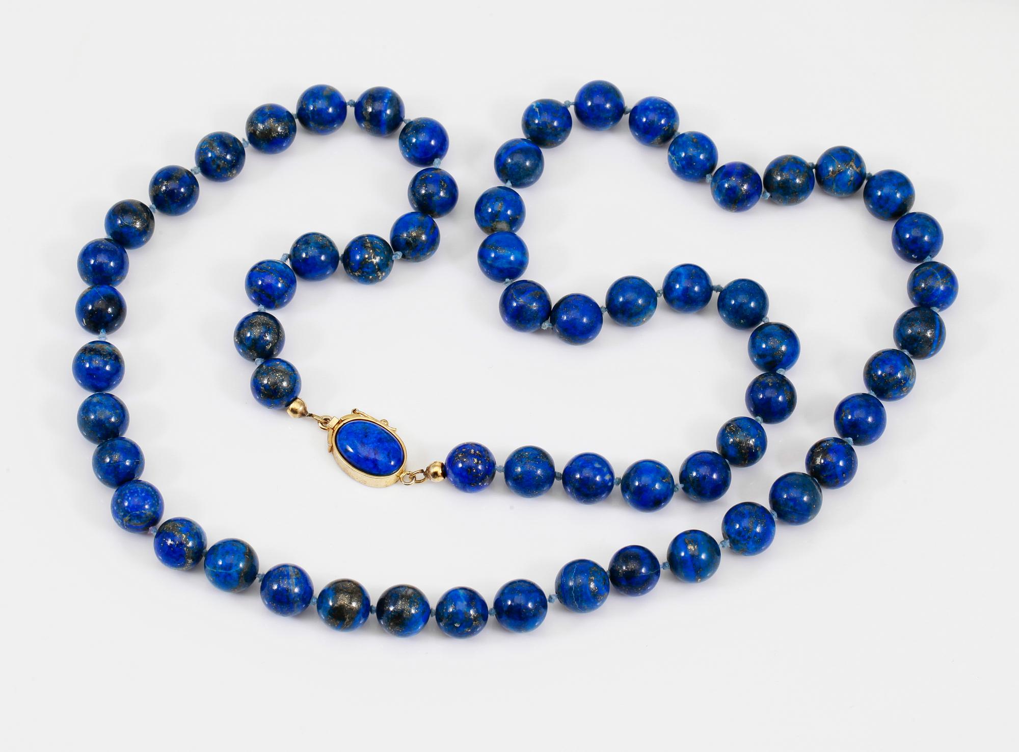 COLLIER, lapis lazuli.