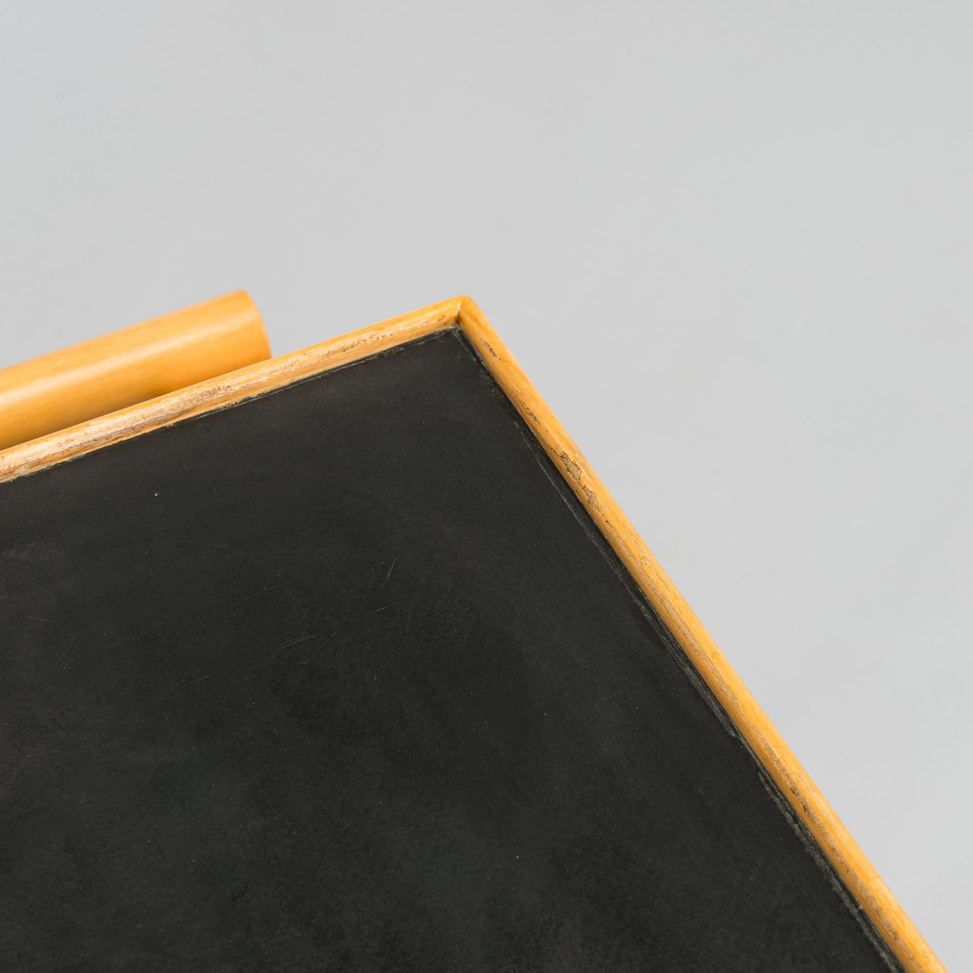 Alvar Aalto, serveringsvagn, modell 98, O.Y. Huonekalu- ja Rakennustyötehdas A.B. 1900-talets mitt.