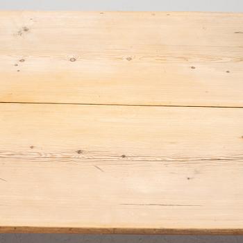A Swedish pine table, Hälsingland, 18th-19th century.