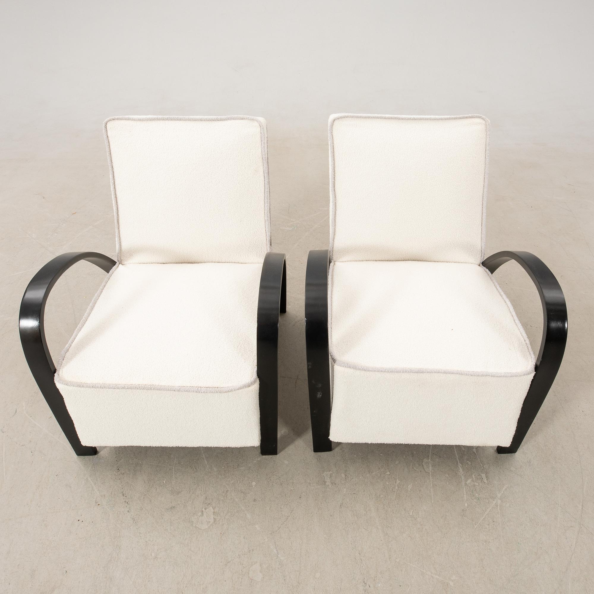Armchairs, a pair from the first half of the 20th century.