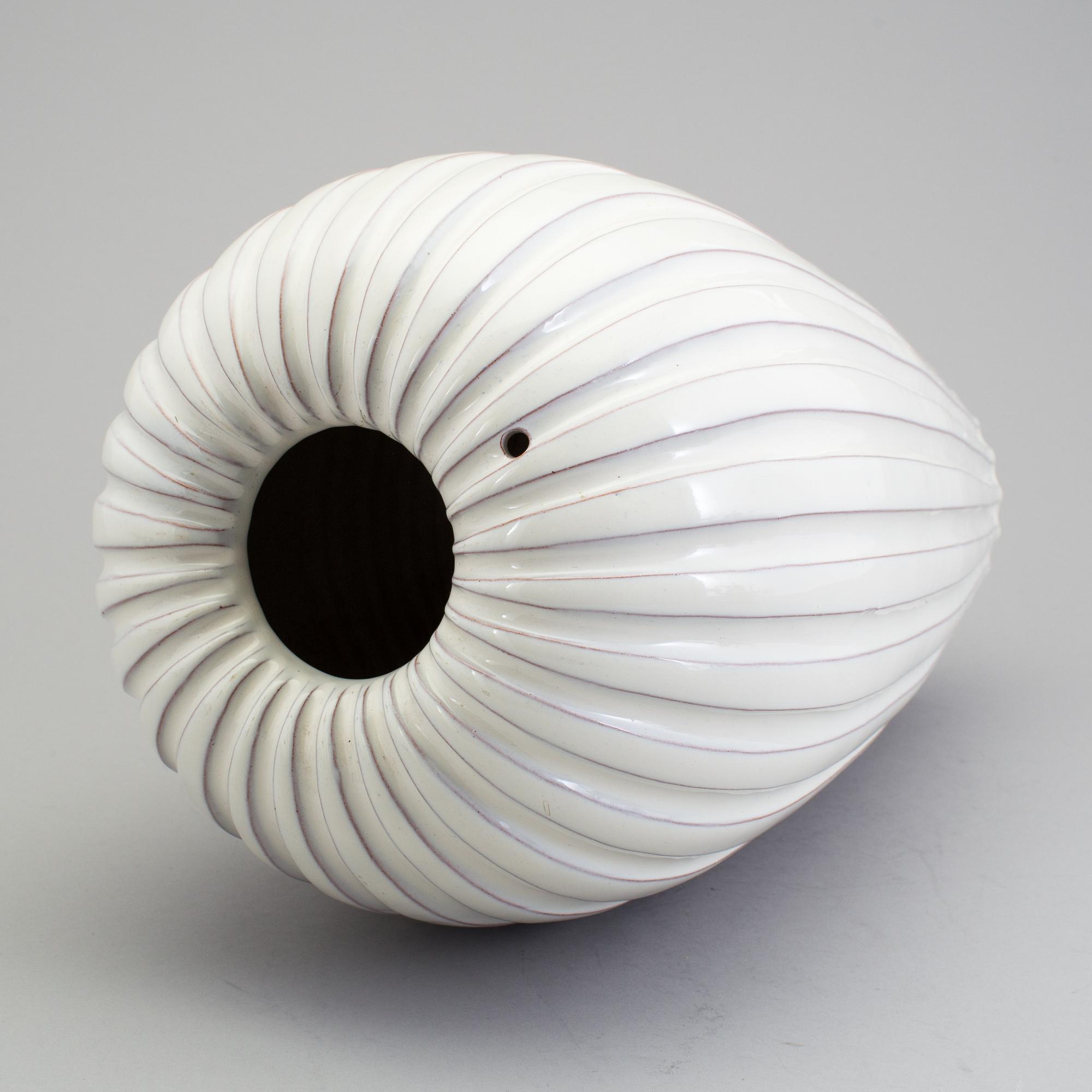 Vicke Lindstrand, a monumental earthen ware vase, Upsala Ekeby, 1944-1953 .