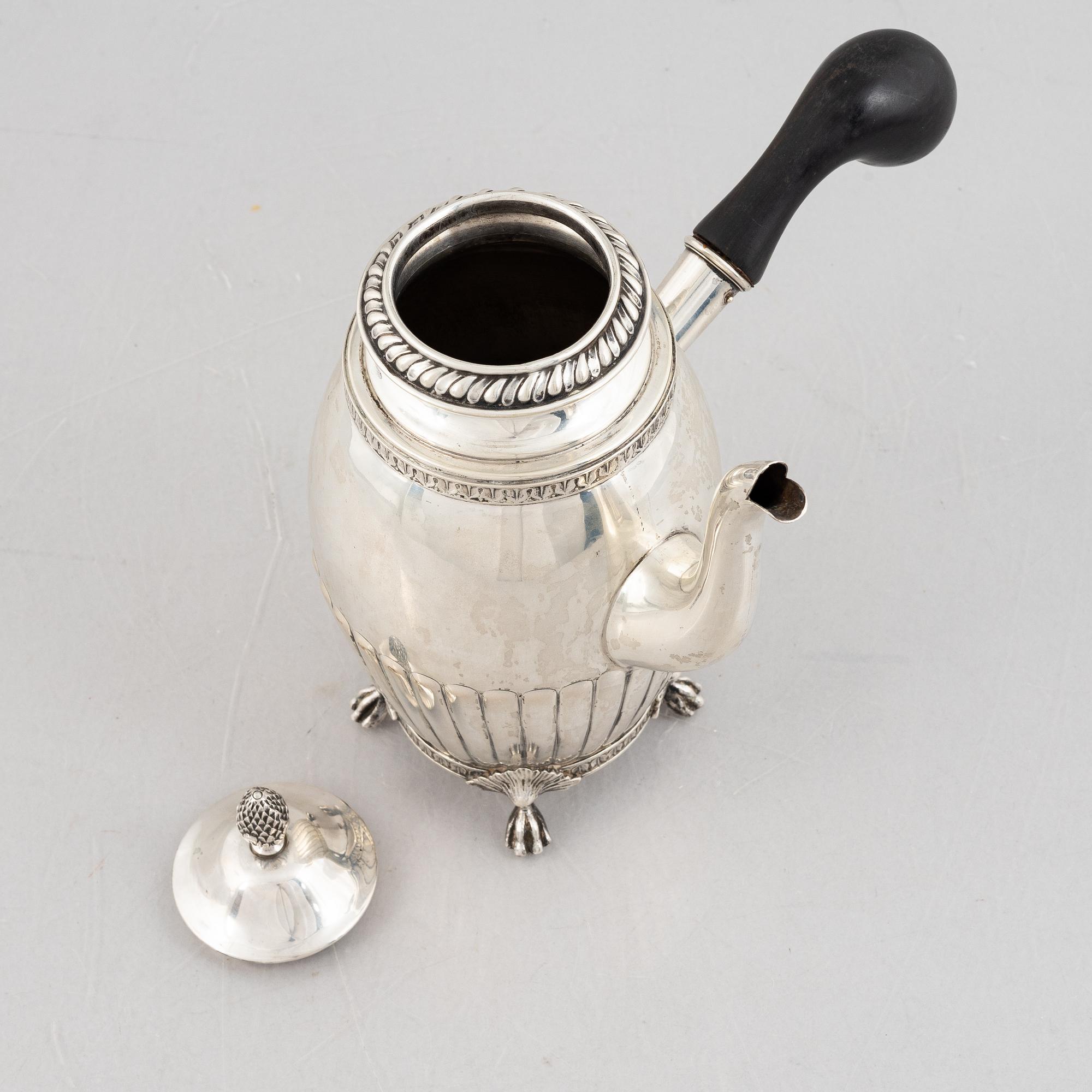 A silver coffee pot, mark of A.G Dufva, Stockholm 1916.