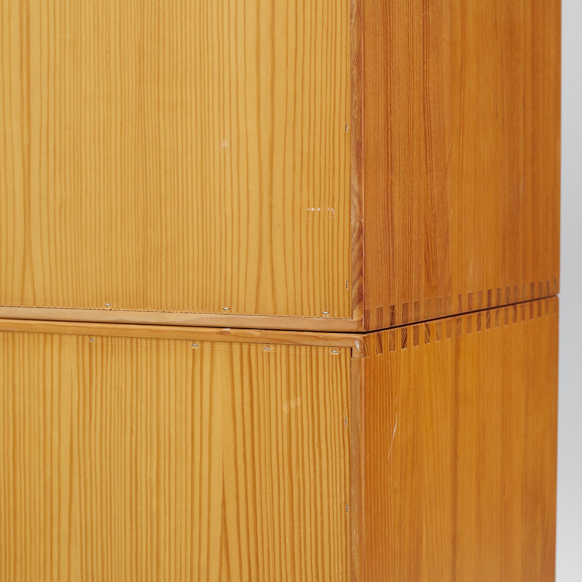 Andreas Hansen, a set of four bookcase modules from Hadsten Træindustri, Denmark.