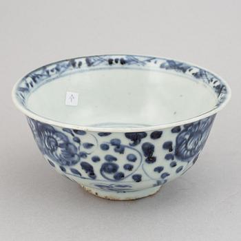 A group of four blue and white bowls, Ming dynasty (1368-1644).