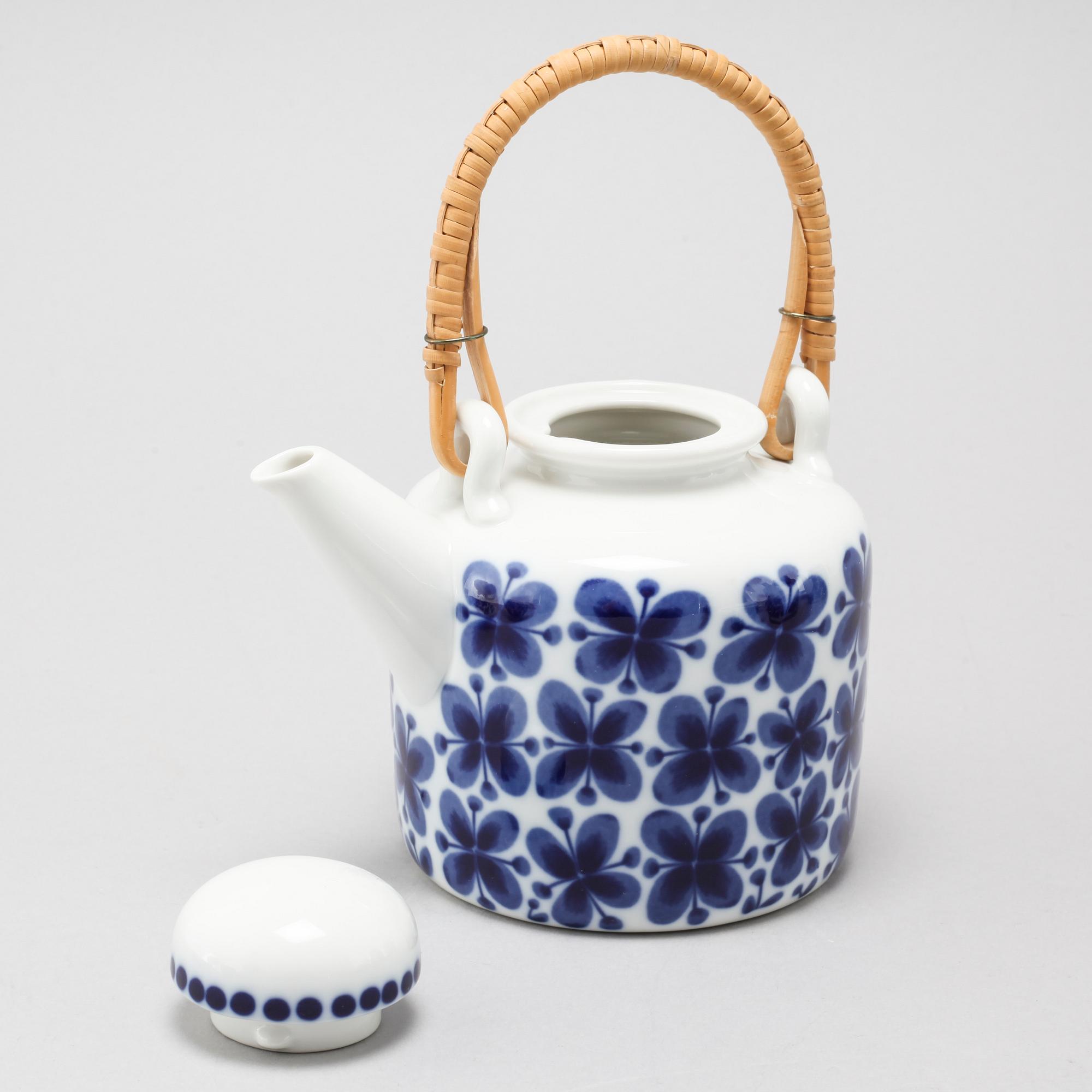 44 pieces of porcelain tableware by Marianne Westman, model "Mon Ami", for Rörstrand, 20th century.