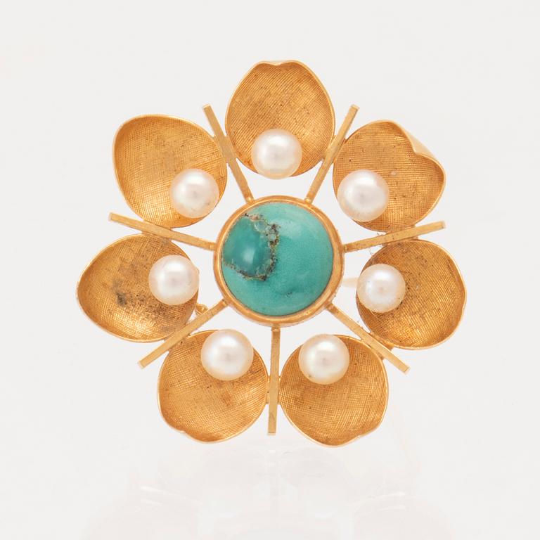 Brosch 18K guld med cabochonslipad blå sten samt odlade pärlor, G B Nilsson Södertälje 1965.