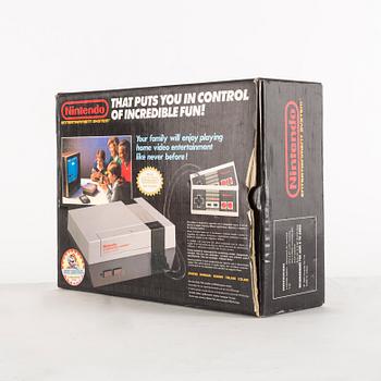 REKLAMSKYLT samt KARTONG, Nintendo 8-bitar, Nintendo 1980-tal.