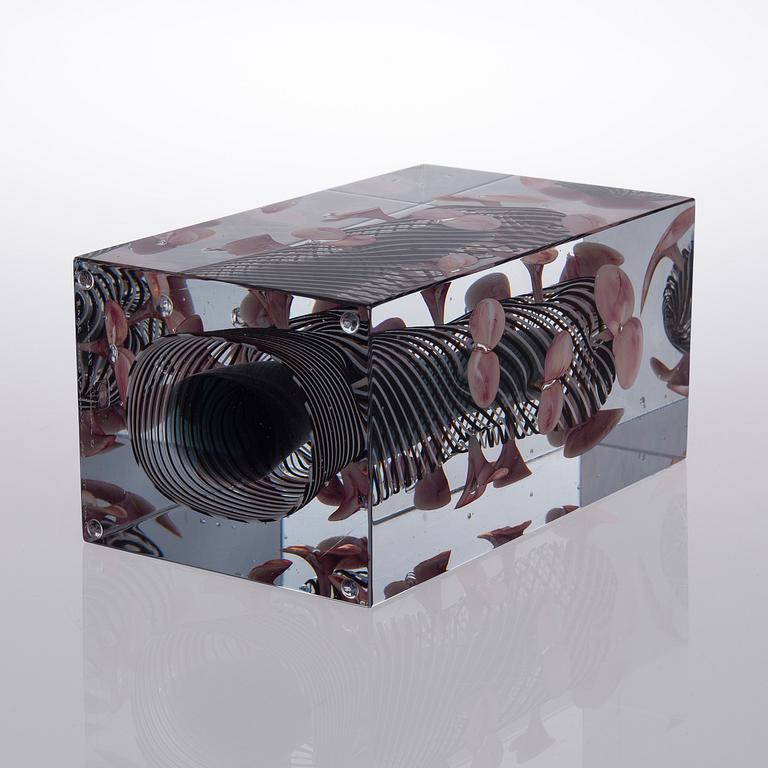 OIVA TOIKKA, A GLASS CUBE. Signed Sakurano Hana, Oiva Toikka, Nuutajärvi 2008, 118/200.