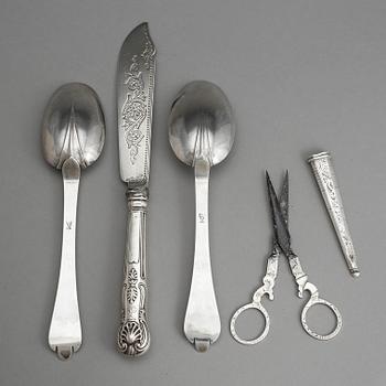 RÅTTSVANSSKEDAR, SAX samt PASTEJKNIV, silver, 1700/1800-tal. Tot vikt 162 gram.