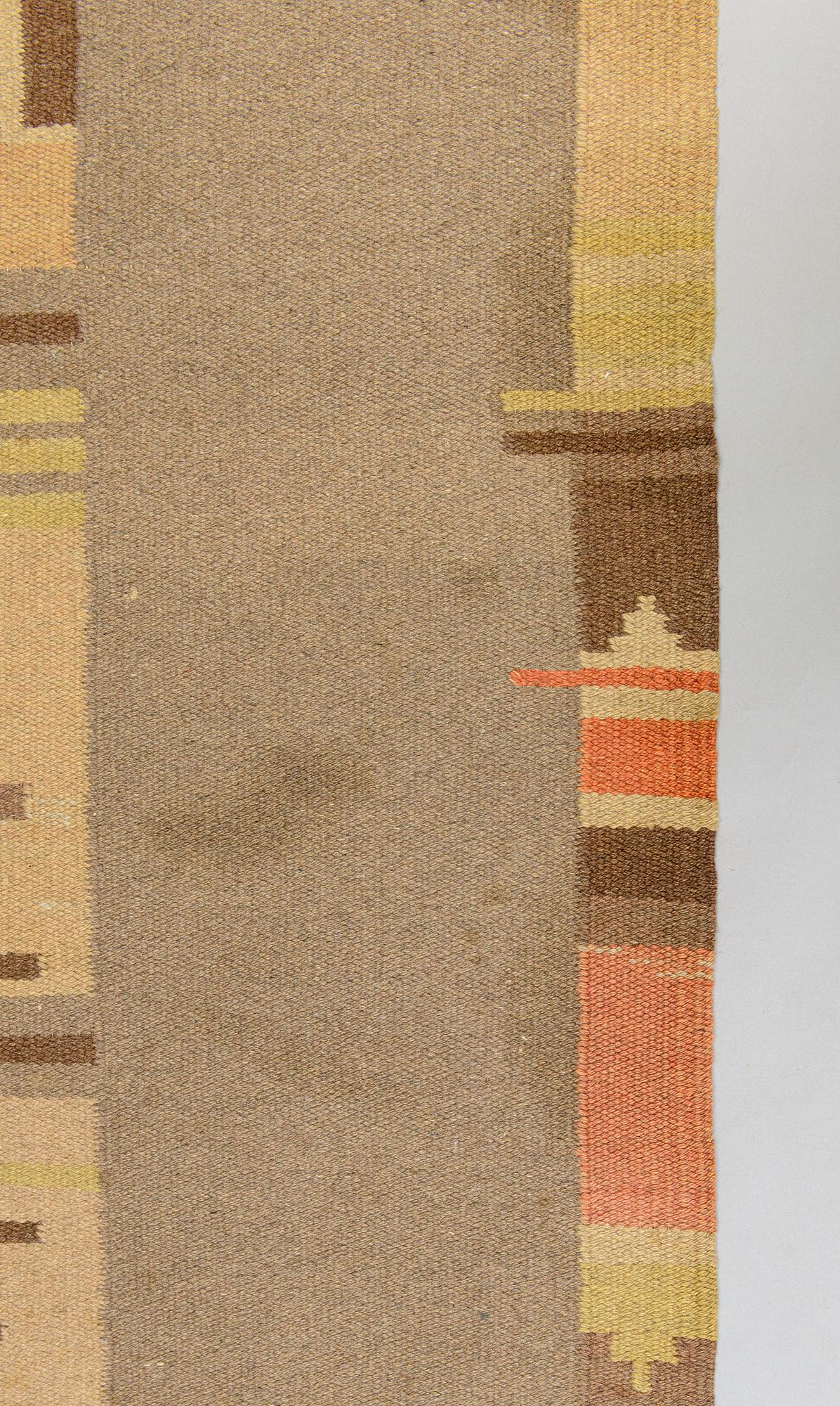 A 1930s Finnish flat weave carpet. Circa 300x190 cm.