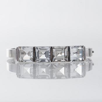ARMRING, Wiwen Nilsson, Lund, 1947. Sterlingsilver med bergkristaller.