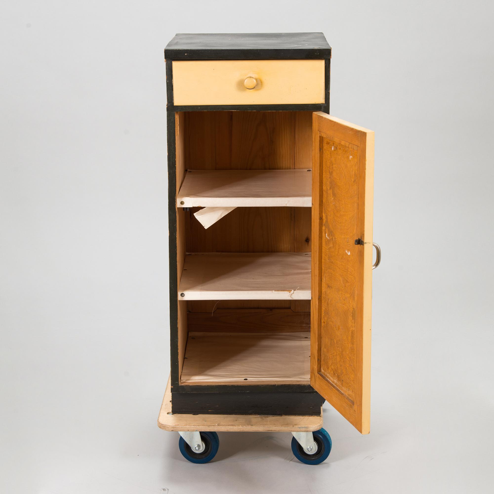 Apteekin tiski/ senkki, Sauvo, 1900-luvun aku.