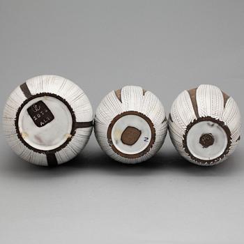 VASER, 3 st. Stengods, "Paprika", Anna-Lisa Thomson, Upsala-Ekeby.