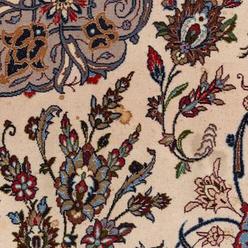 Matta, Isfahan, signerad Iran Shaabanei, ca 243 x 153 cm.