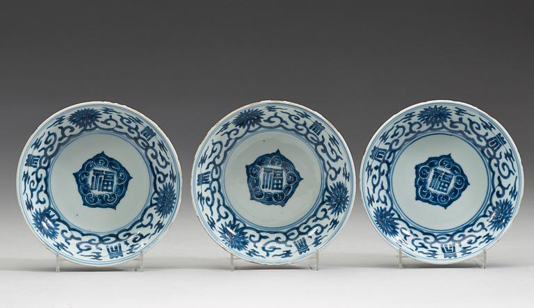 ASSIETTER, åtta stycken, porslin. Mingdynastin, Tianqi/Chongzhen (1621-44).