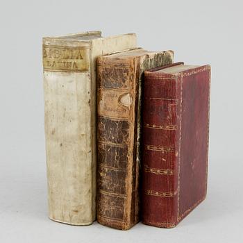 PARTI BÖCKER, 3 st, bla "Biblia Sacra Verteris et Novi Testament", 1639.