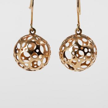 ÖRHÄNGEN, 14K guld, Liisa Vitali, N.Westerback 1970. Vikt 3,2 g.