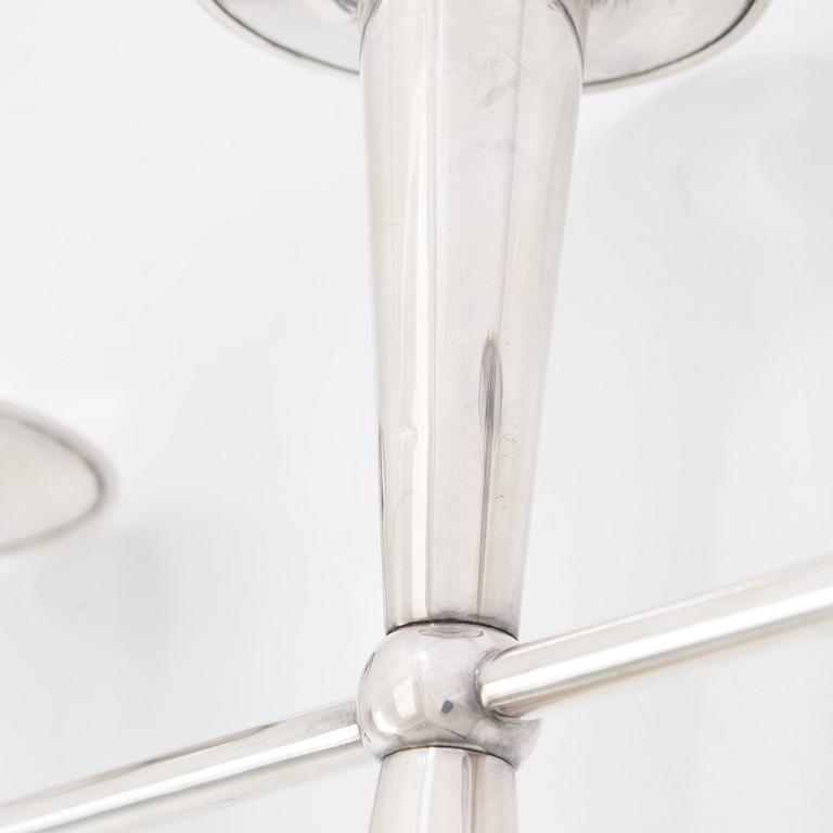 Tapio Wirkkala, kandelaber, silver, Kultakeskus, Tavastehus 1961. Höjd 33 cm.
