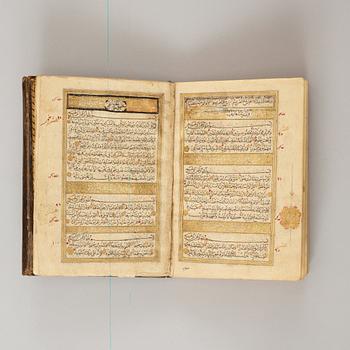 KORAN. Konstantinopel 1716. Höjd 15,5 x 11,5 cm.