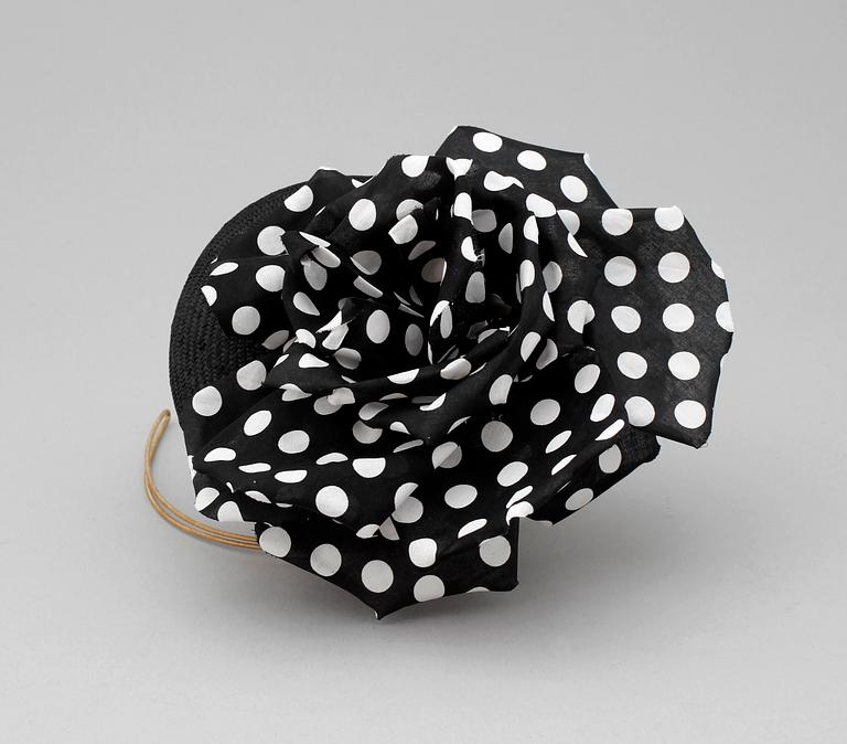 DAMHATT, Philip Treacy, England. 2000-tal.
