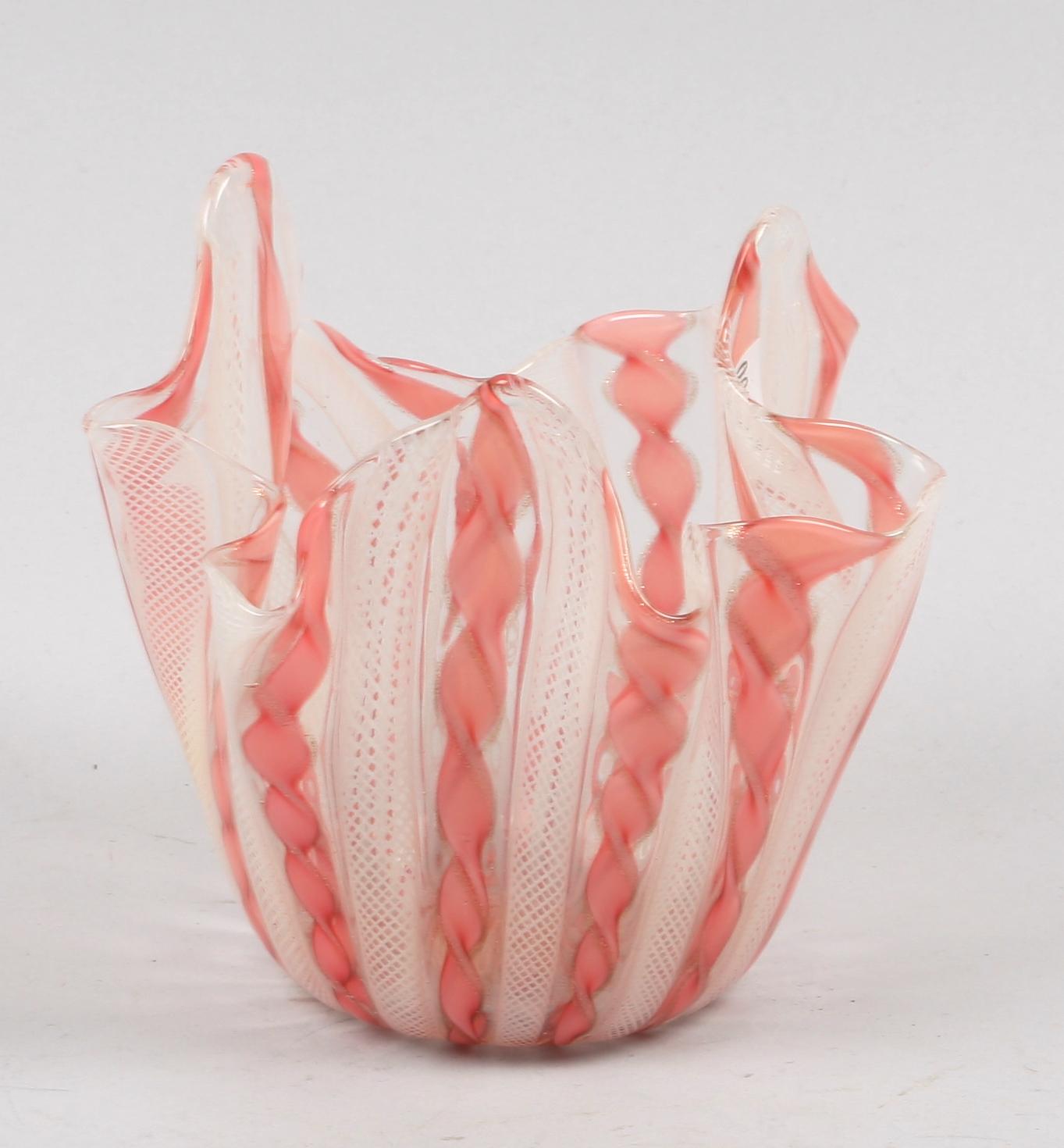 NÄSDUKSSKÅL, glas, Murano, Italien.