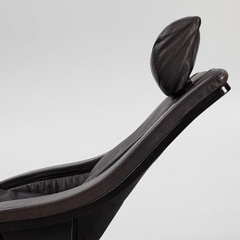 Takashi Okamura & Erik Marquardsen, a "Wave" armchair with ottoman, Nelo, 1970's.