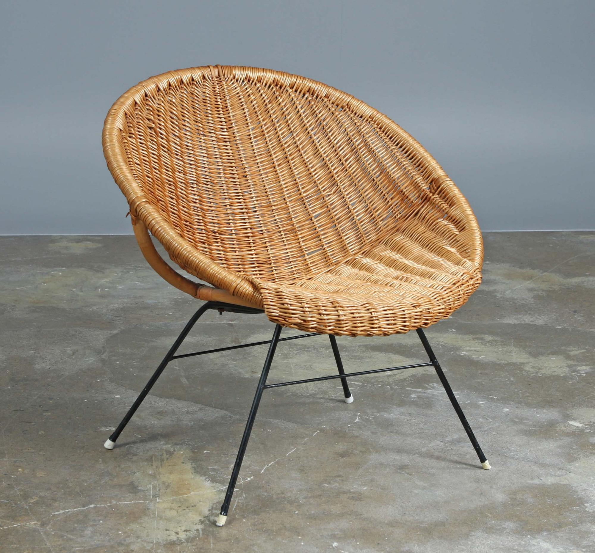 KORGFÅTÖLJ, 1900-talets andra hälft.