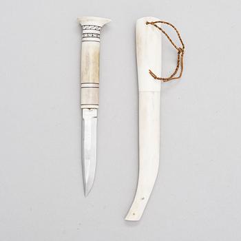 A horn knife / sami handicraft / duodji knife signed Anders Jonsson, second half of the 20th century.