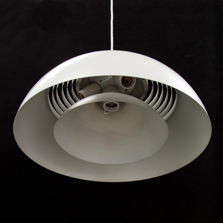 Arne Jacobsen, taklampa, "AJ Pendel", Louis Poulsen, Danmark.