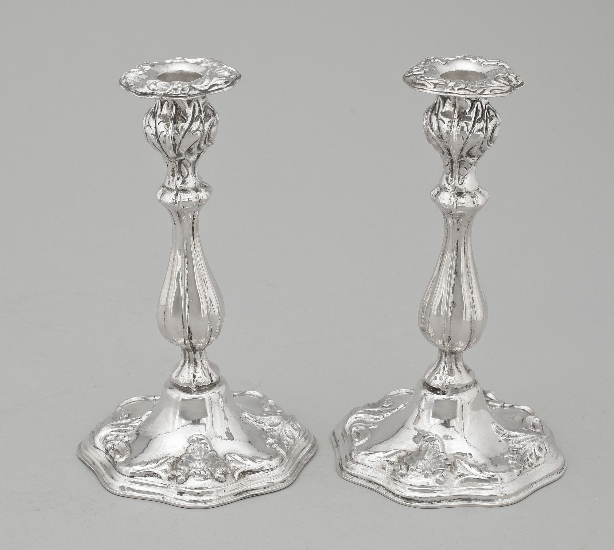 LJUSSTAKAR, ett par, silver, EG Markström, Uppsala, 1852. total vikt ca 339 g.