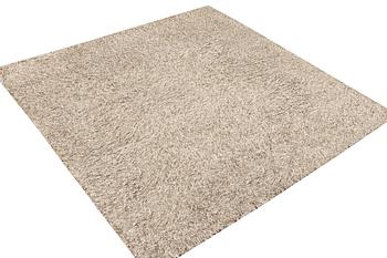 Gunilla Lagerhem Ullberg, a tufted carpet, 'Fogg 2', Kasthall, ca. 200 x 200 cm.