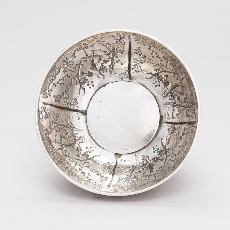 A cherry blossom decorated silver bowl, Finnish control marks Kultakeskus Hämeenlinna 1972.