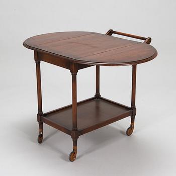 Serveringsvagn med klaffar, 1900-talets senare hälft.