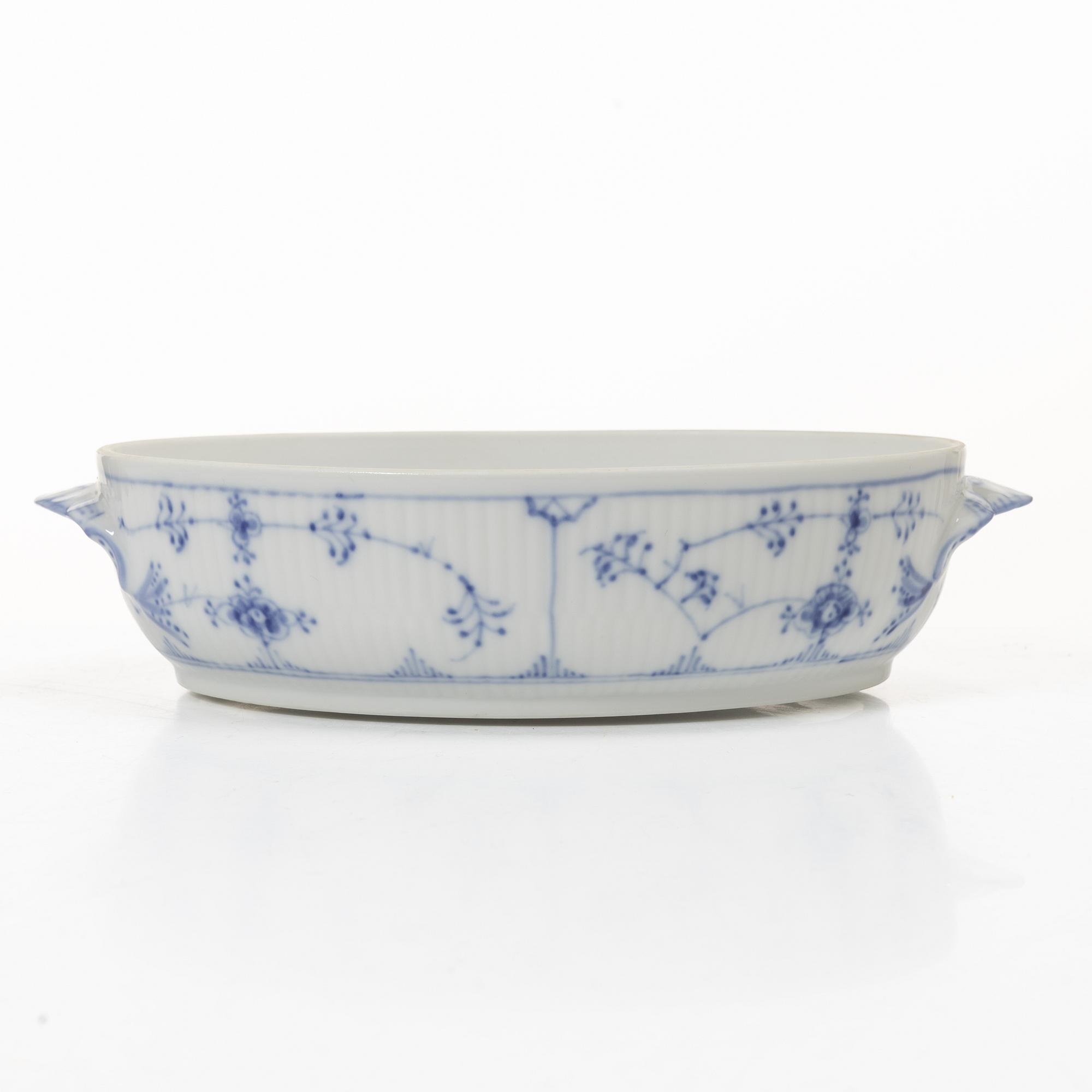 Royal Copenhagen, Thirteen service pieces, 'Musselmalet Riflet', Denmark, 19th–20th century.