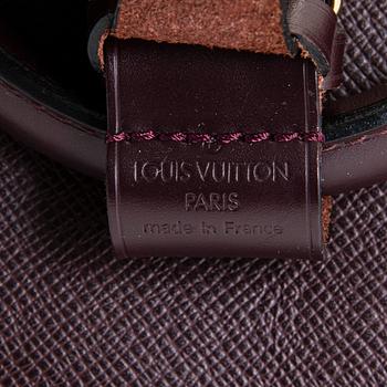 Louis Vuitton, viikonloppulaukku, "Taiga Kendall PM".