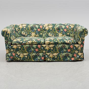 SOFFA, 1960-/70-tal. Klädd i tyg formgivet av William Morris.