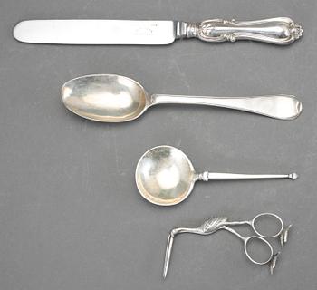 PARTI SILVER, 5 delar, bland annat en matsked av Petter Fastberg, Ystad 1802. Vikt ca 300 gram.