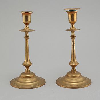 LJUSSTAKAR, ett par, mässing, Westerås Metallfabrik, 1800-talets andra hälft.