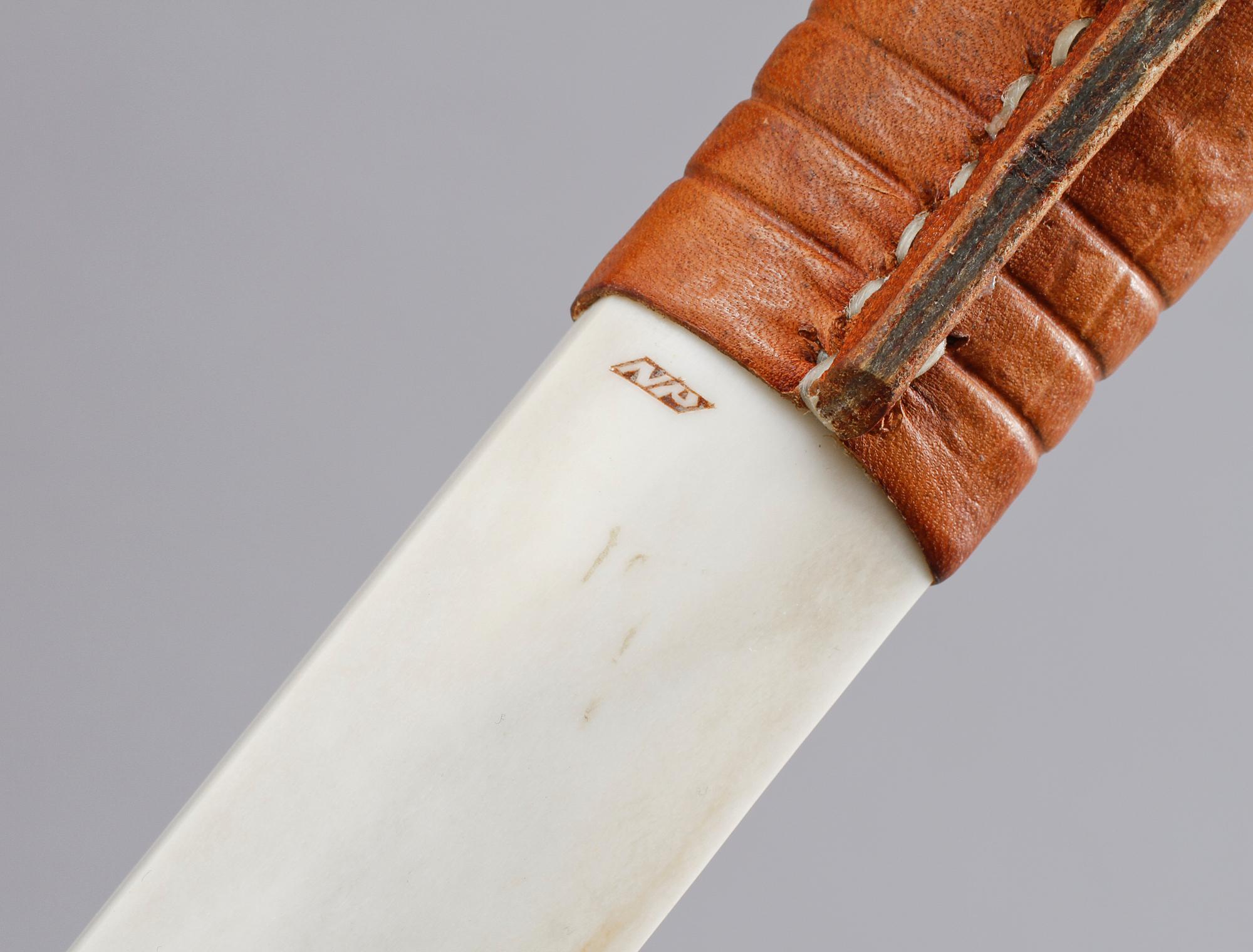 SAMEKNIV, monogramsignerad NP, 1900-tal.