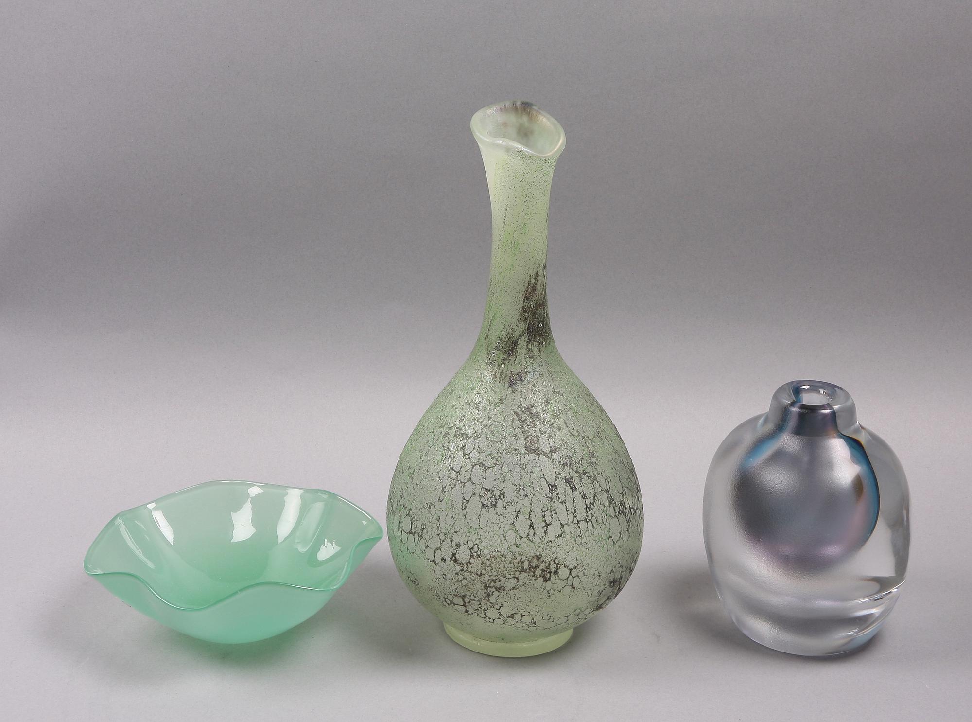 PARTI KONSTGLAS, 3 delar. Bla Sven Palmqvist samt Göran Wärff.