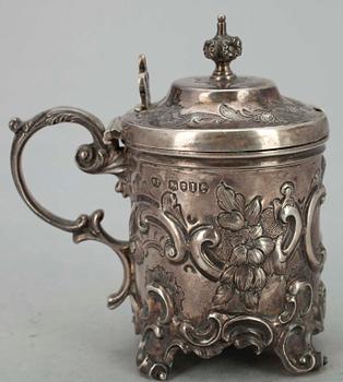 SOCKERSKÅL, silver, London, 1891 samt SENAPSKANNA, silver, London, 1884. Tot vikt 454 gr.