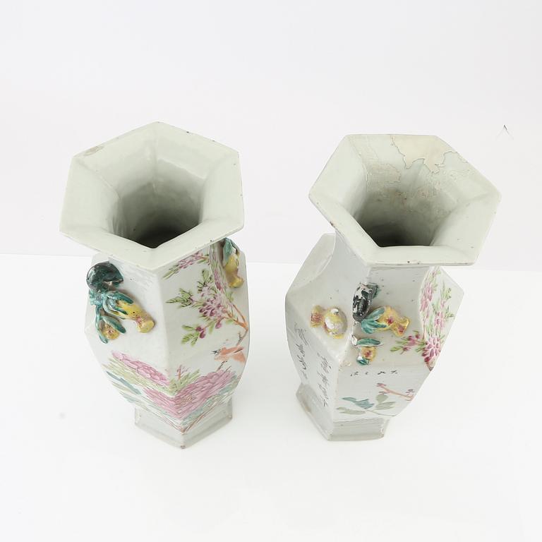 Porcelain urns, a pair, China, late 19th century.