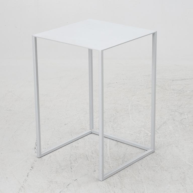 Piero Lissoni, coffee table, "Note", Cassina, Italy.