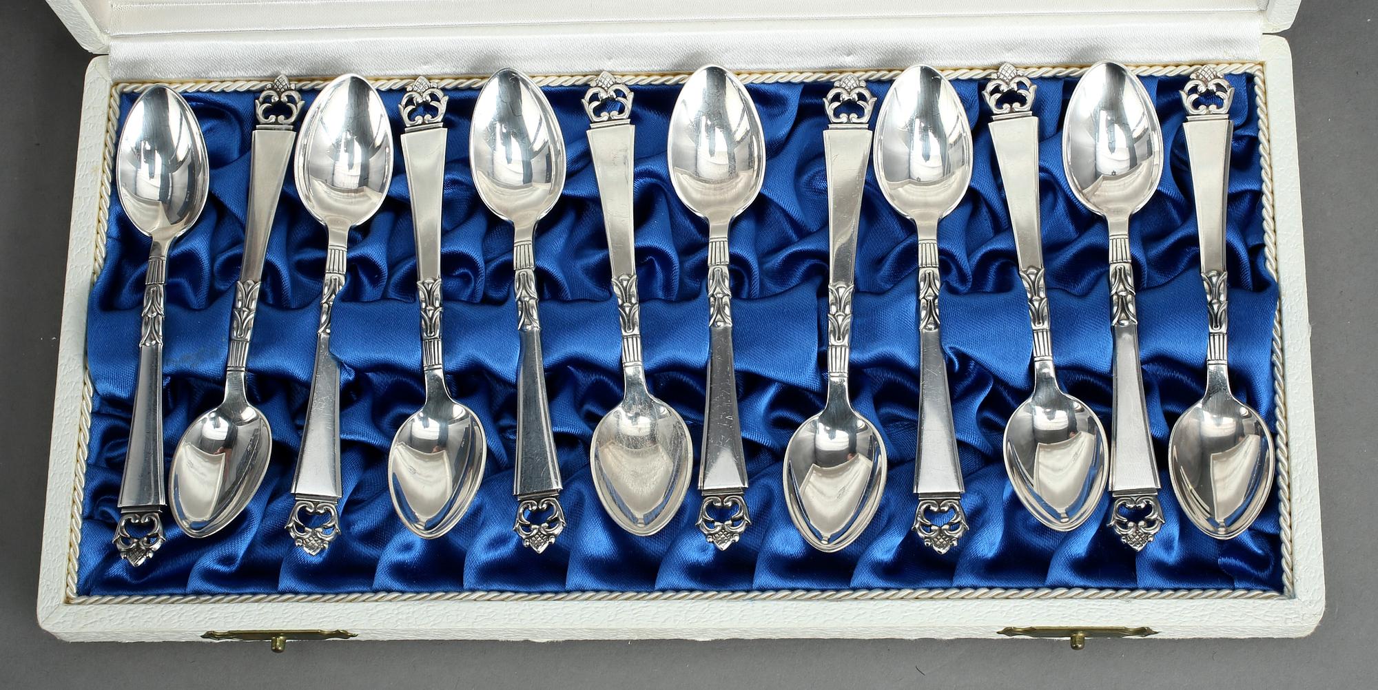 PARTI SILVER, 60 delar, inklusive 5 uppsättningar kaffeskedar, majoriteten Lidköping, mitten 1900-talets. Vikt ca 821 g.