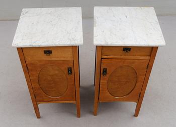 SÄNGBORD, 1 par, 1900-talets första hälft.