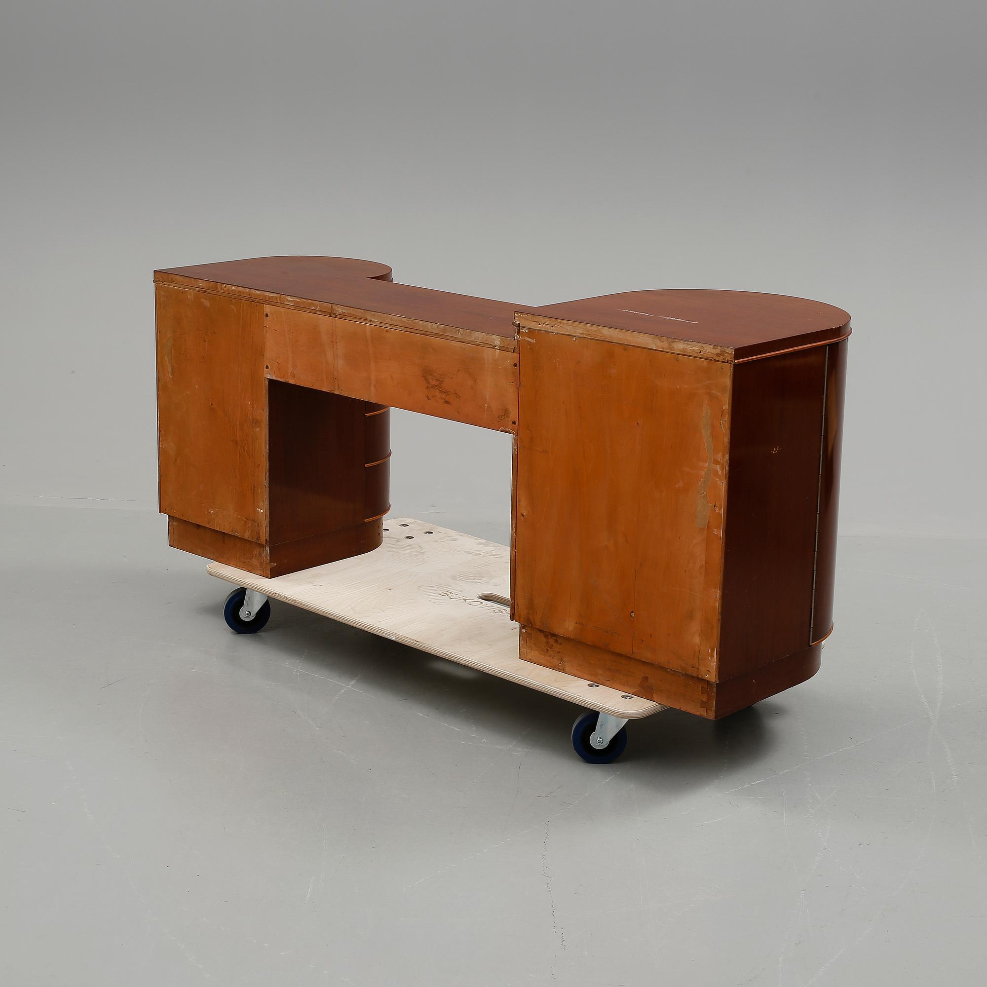 SMINKBORD, omkring 1900-talets mitt.