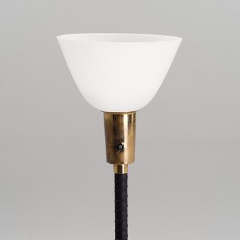 LISA JOHANSSON-PAPE, A FLOOR LAMP. Manufactured by Orno, 1950s.