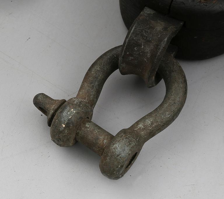 SAMLING TALJOR, 11 st, trä, 1900-talets första hälft.